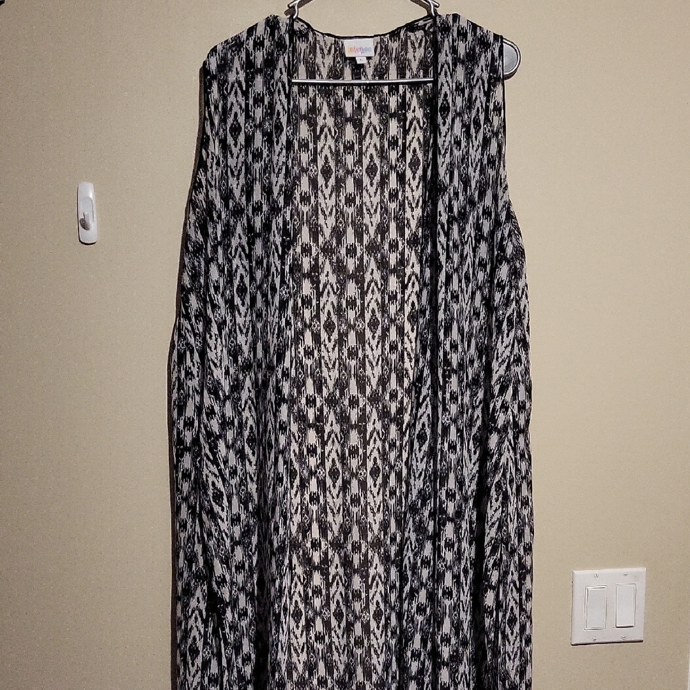 Chico's Black and White Patterned Kimono